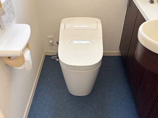 トイレリフォーム 洗練された高級感のあるレストルーム